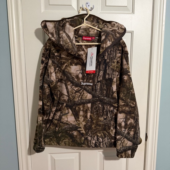 Supreme x Polartec Camo Fleece (Size Medium) - Picture 2 of 7